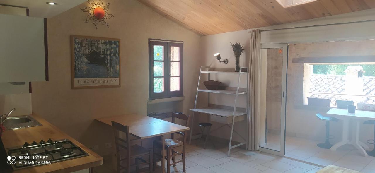 Les Studios De St Guilhem Saint-Guilhem-le-Desert Exteriér fotografie