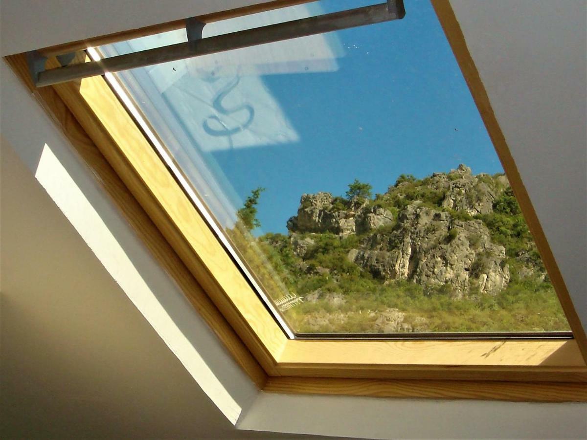 Les Studios De St Guilhem Saint-Guilhem-le-Desert Exteriér fotografie